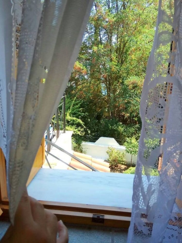 Traditional Villa, Stunning Surroundings 2
