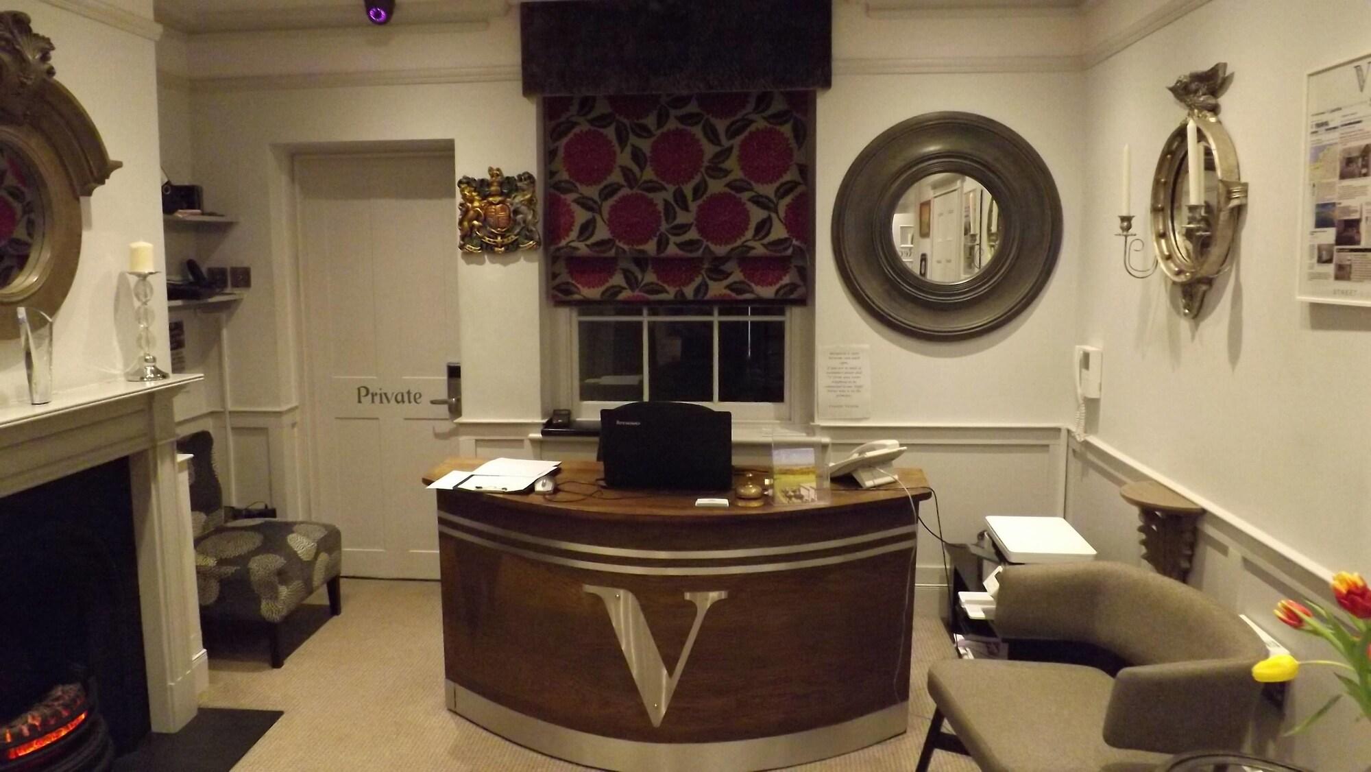 Crescent Victoria Hotel 2