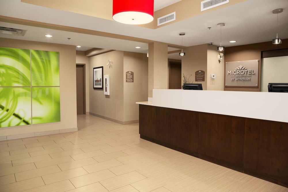 Microtel Inn & Suites by Wyndham Blackfalds 2