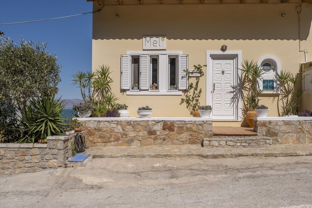 Meli Apartments & Villas 2