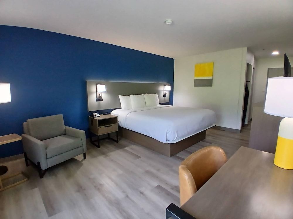 Comfort Inn near Downtown & Blue Ridge PKWY 1