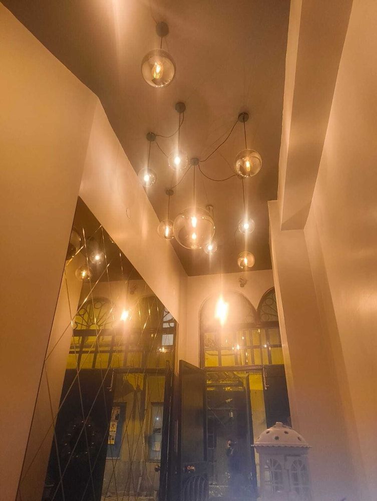 Hotel Majestik 2