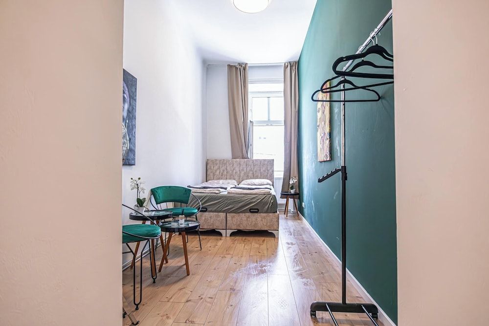 8 Studios with Terrace in Margareten 1