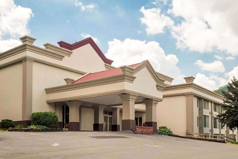 Days Inn by Wyndham Williamsport 1