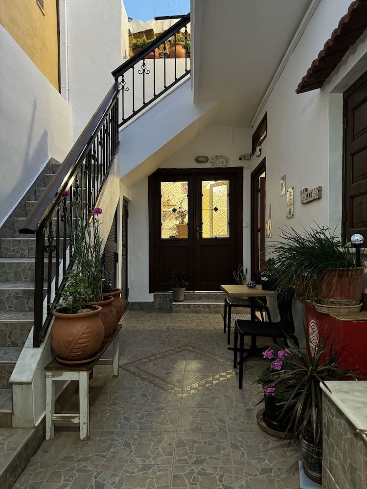 Eleni Rooms 2
