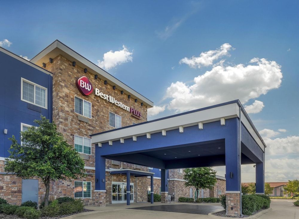 Best Western Plus Fort Worth Forest Hill Inn & Suites 1