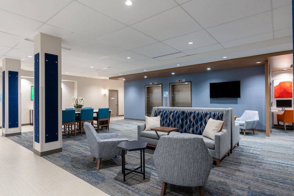 Holiday Inn Express & Suites VAUGHAN-SOUTHWEST by IHG 1