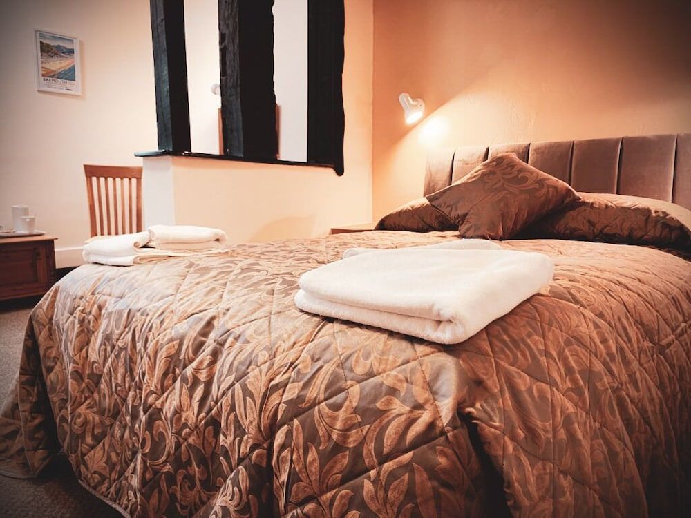 Cain Valley Hotel 1