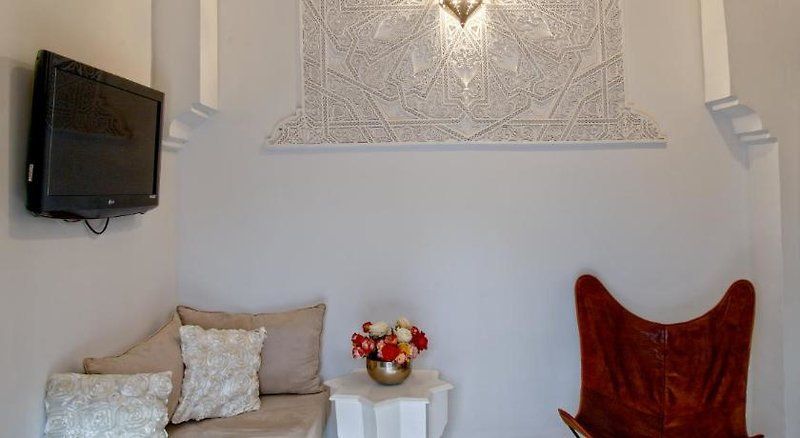 Riad Basim 2
