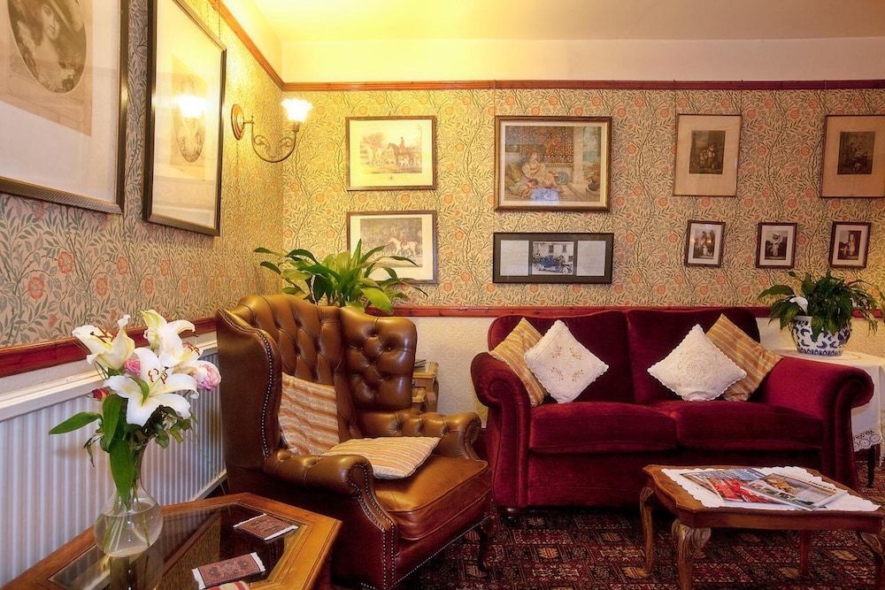 Hodgkinson's Hotel 2