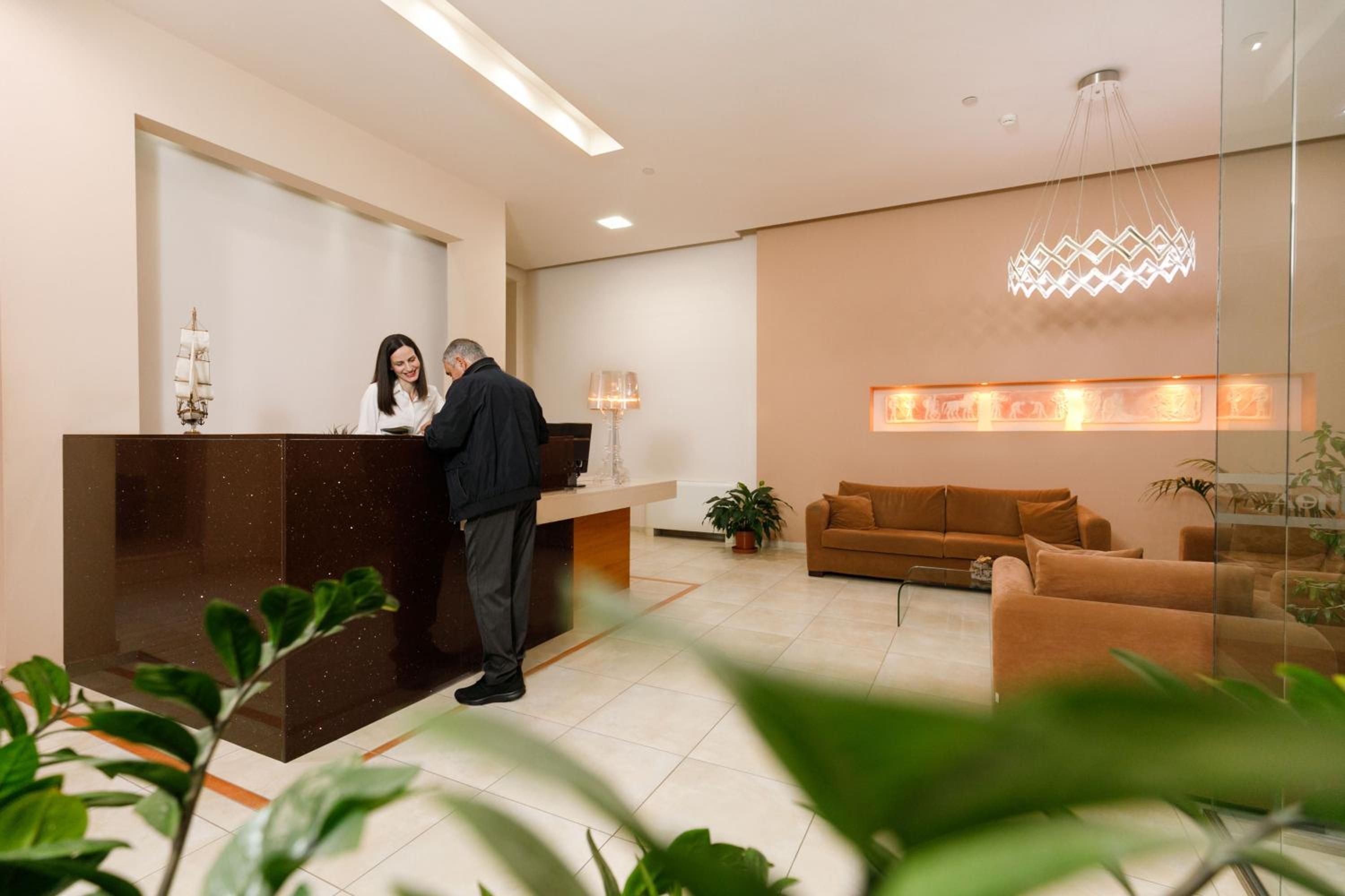 Hotel ΑΤΗΙΝΑ 1