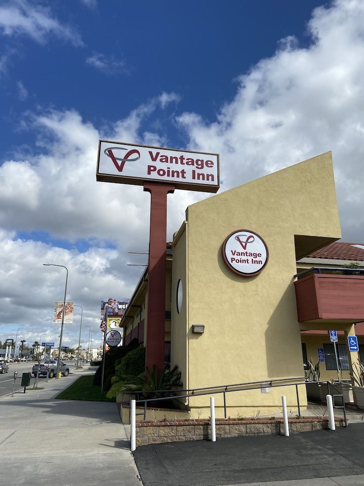 Vantage Point Inn Woodland Hills 1
