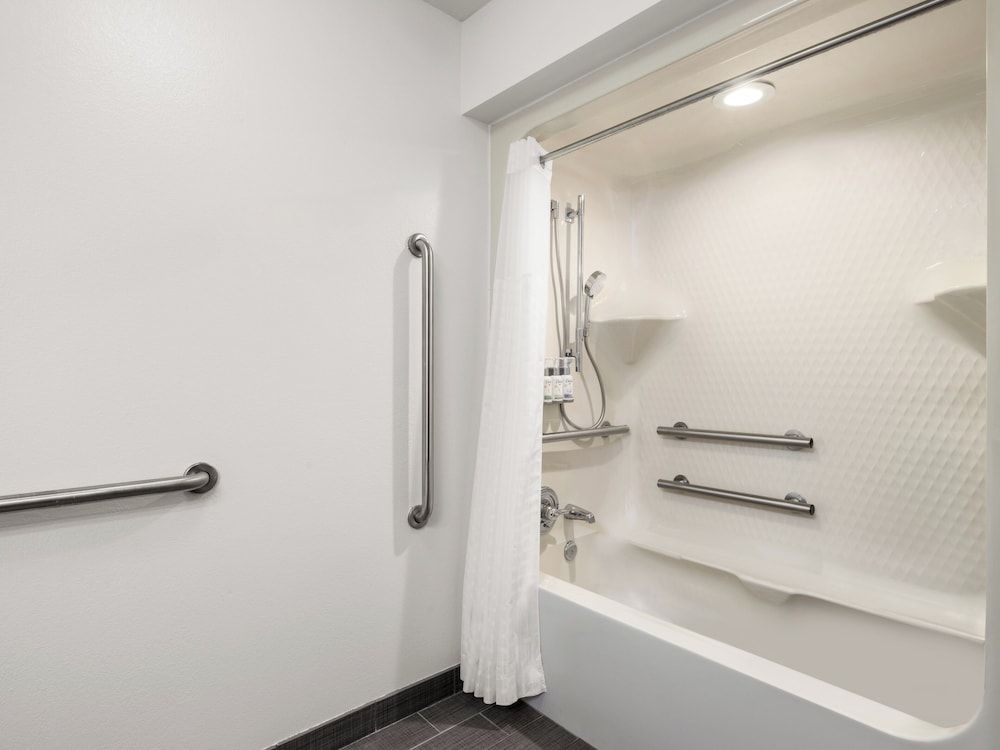Garner Hotel Albuquerque West by IHG 2