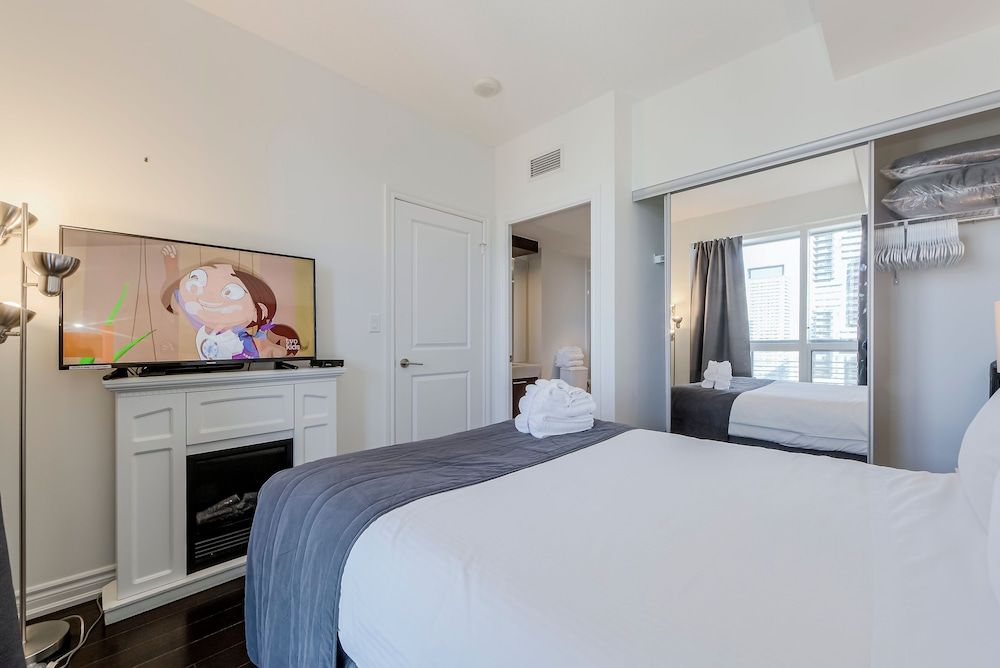Canada Suites on Bay 2