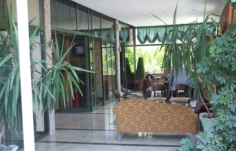 MAXWELL HOLIDAY CLUB 2