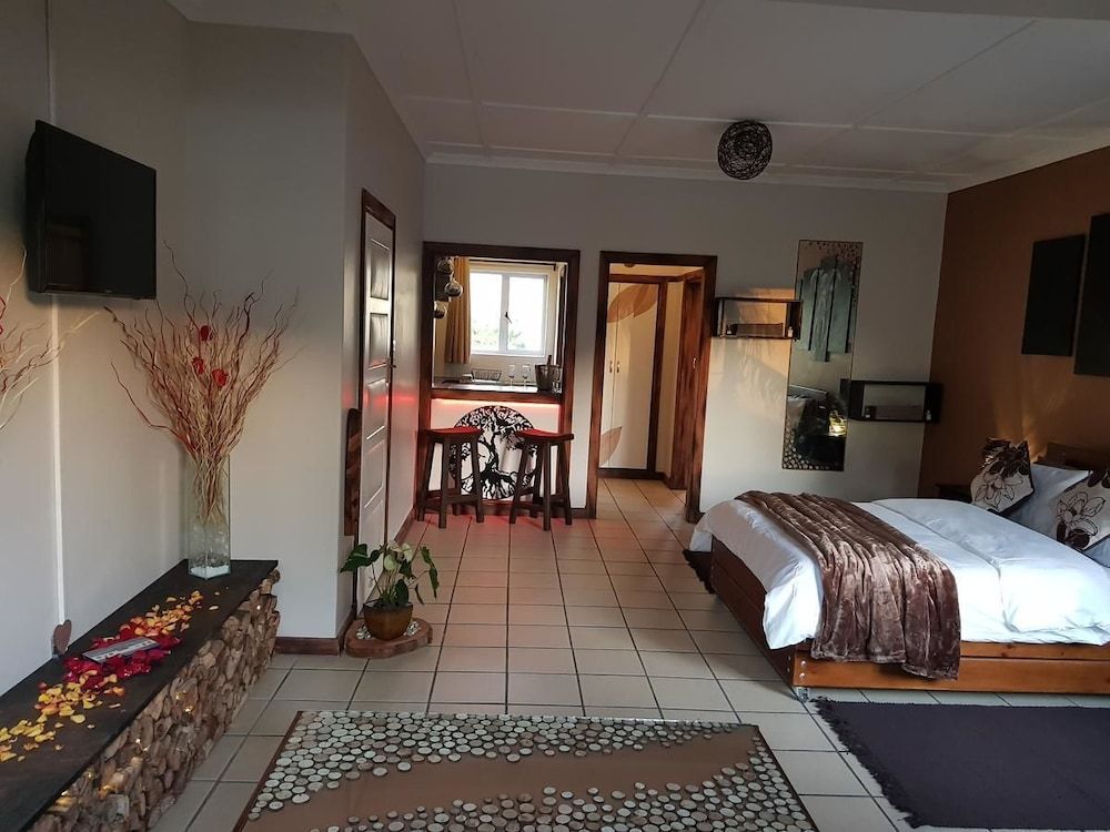 Afari Luxury Boutique 2