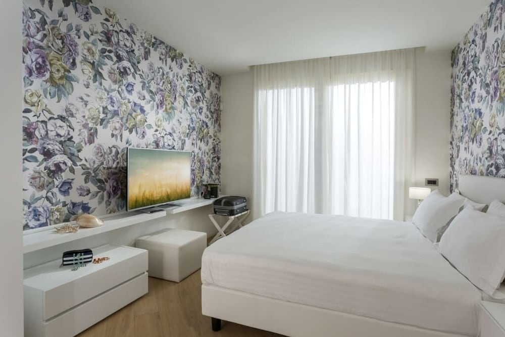 Embassy Aparthotel 2