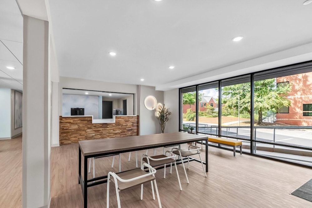 ECHO Suites Extended Stay by Wyndham Sterling 2