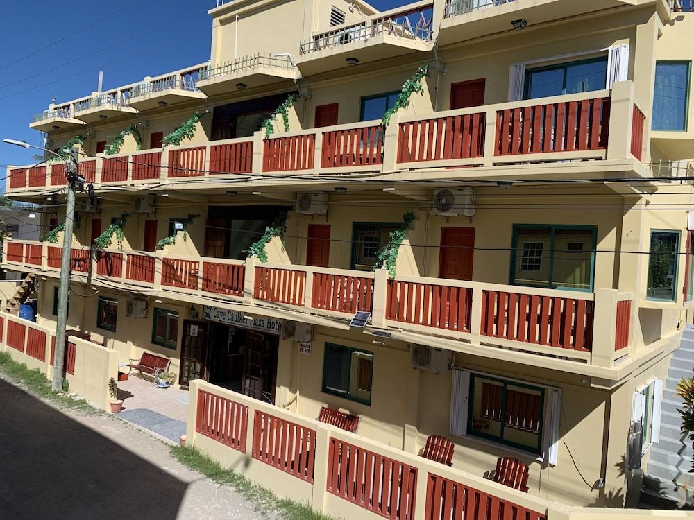 Caye Caulker Plaza Hotel 1