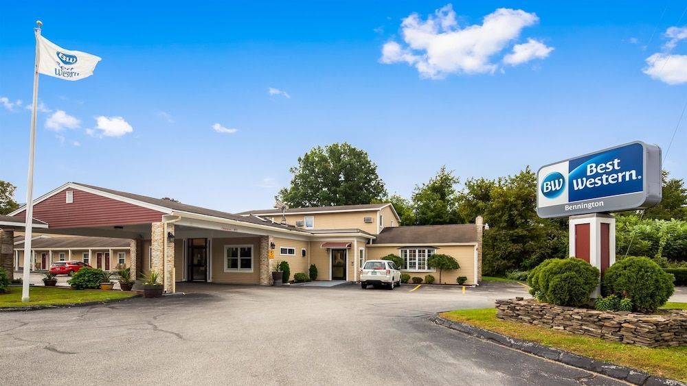 New Englander Inn Bennington 1