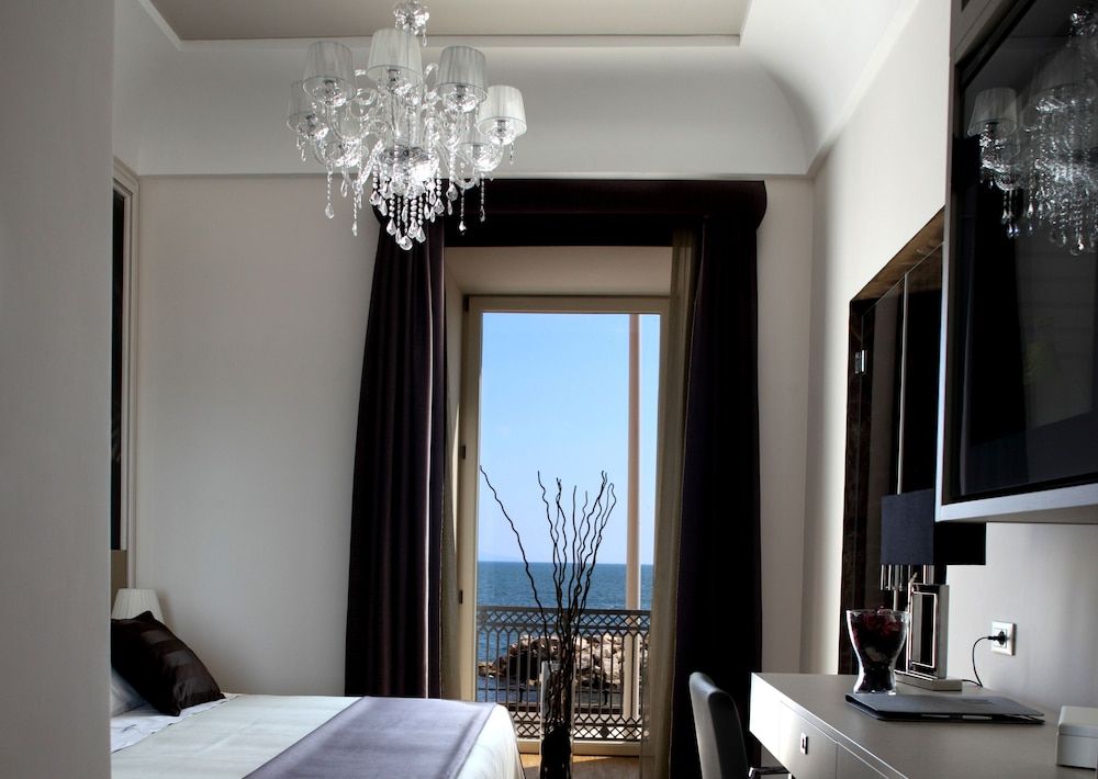Partenope Relais 1