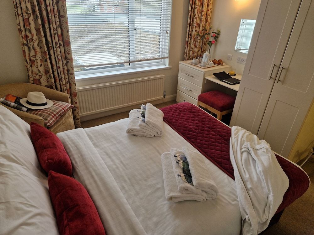 Redcliffe Hotel 2