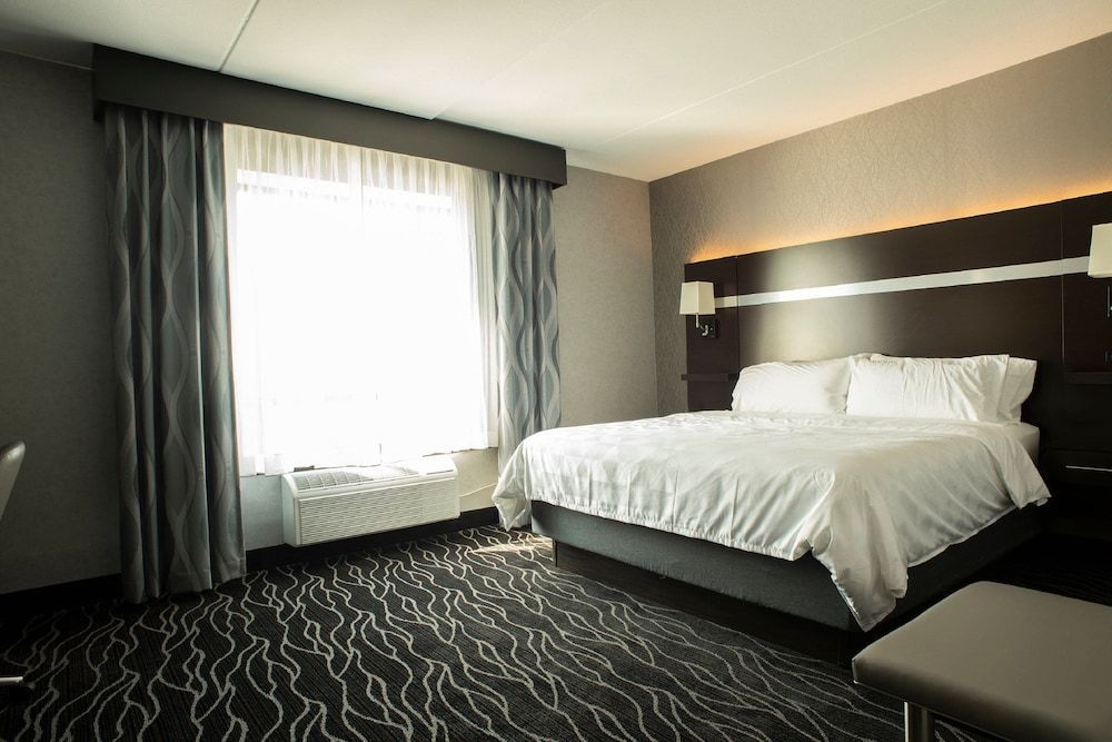 Holiday Inn & Suites JOLIET SOUTHWEST by IHG 2