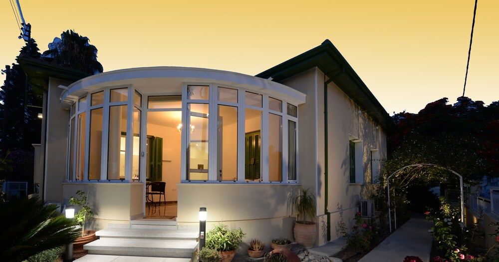 Avgi's Home 1