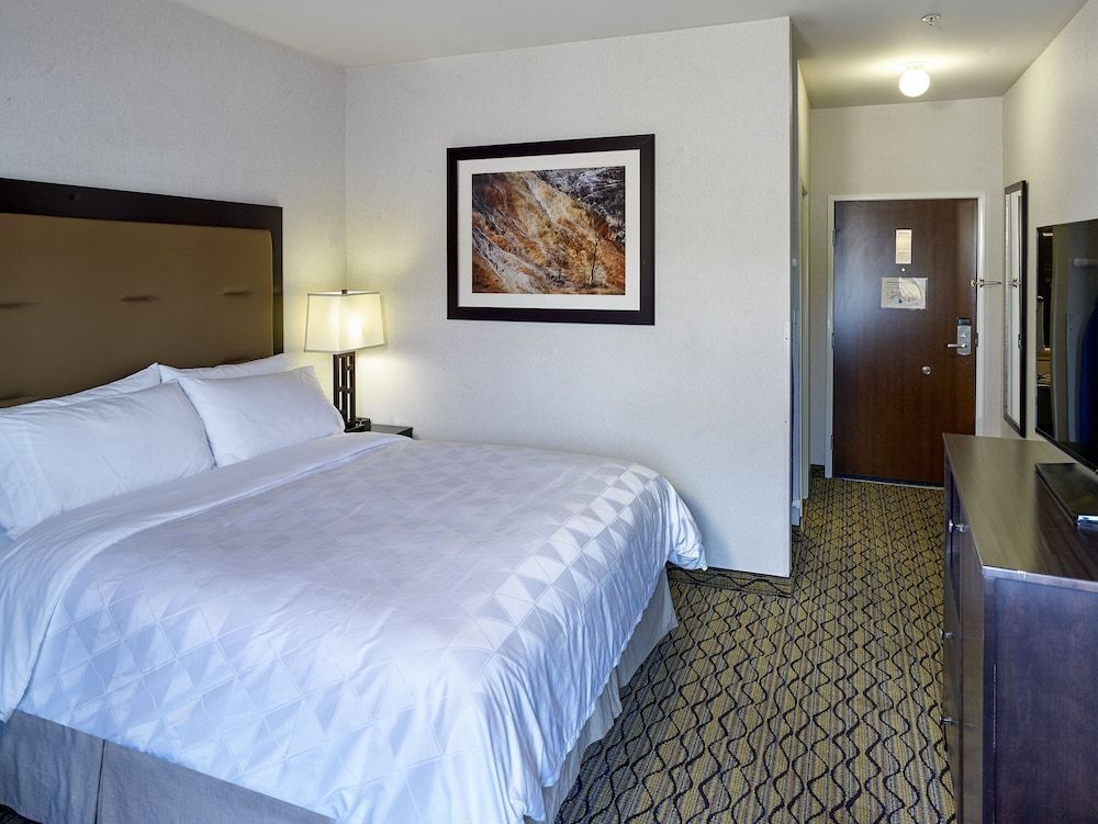 Holiday Inn WEST YELLOWSTONE by IHG 2