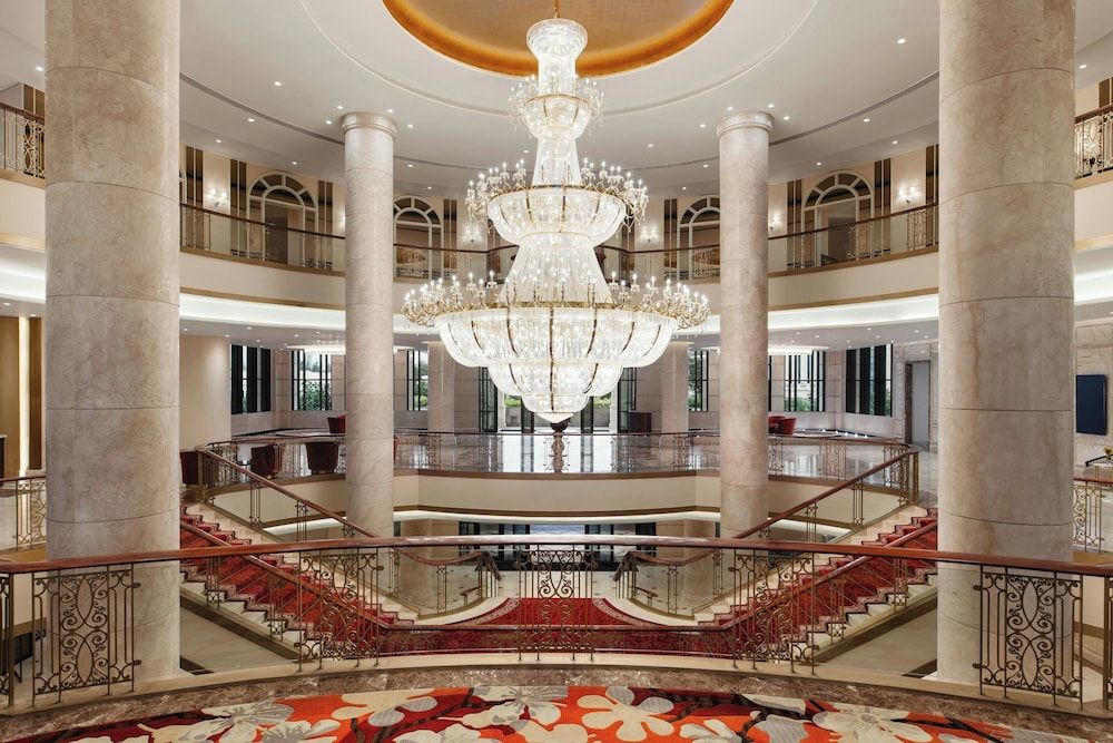 Sheraton Grand Danang Beach Resort & Spa 2