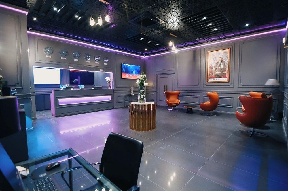555 Hotel Clubbing Adults Only 2