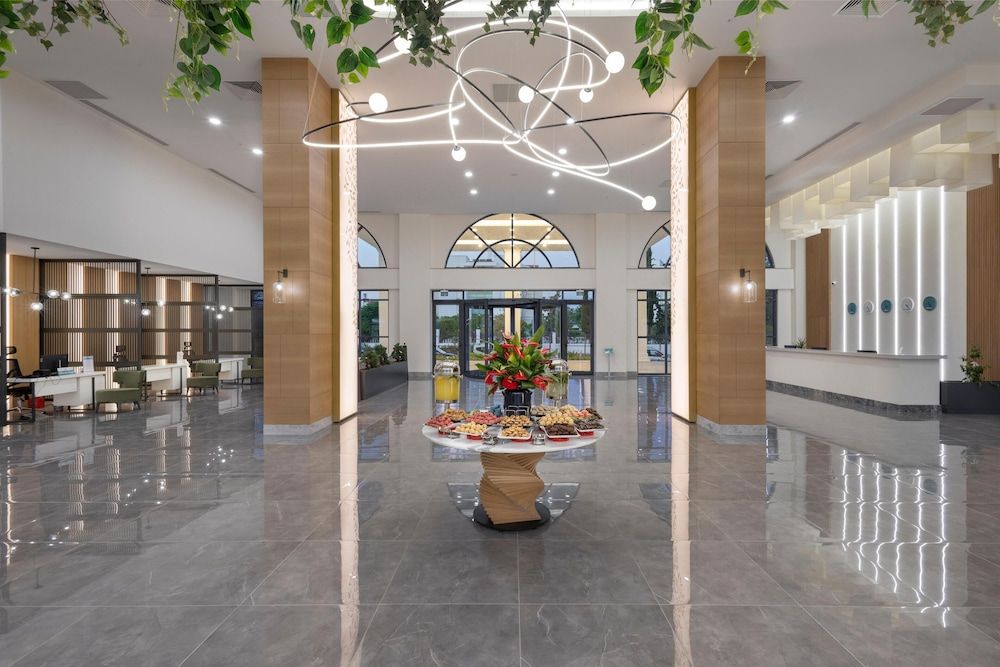 Arcanus Hotels Trendline Side 2
