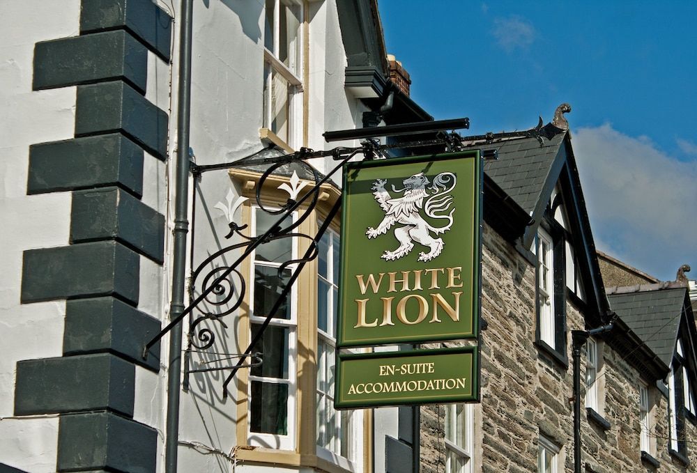 The White Lion Hotel 1