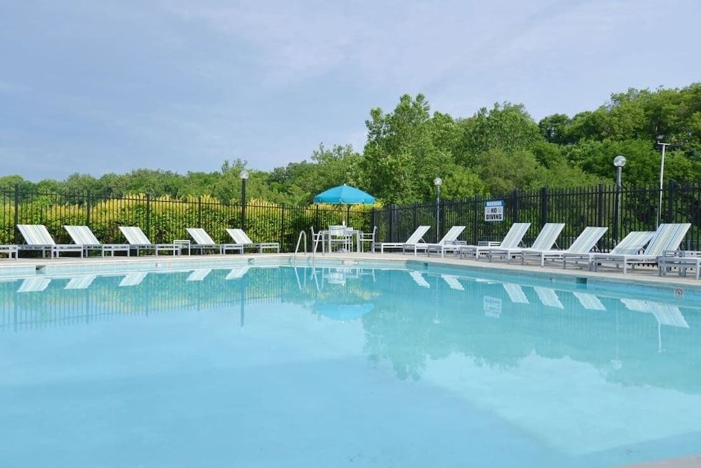 Allisonville Rd Apartments by Landing 1