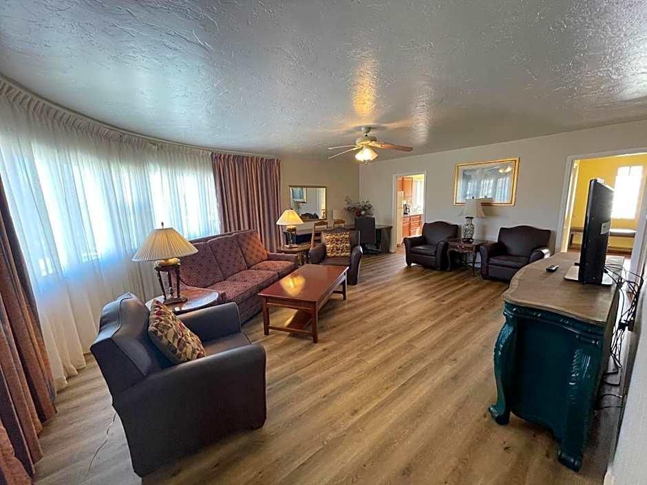 Rainbow Lodge and Inn 1