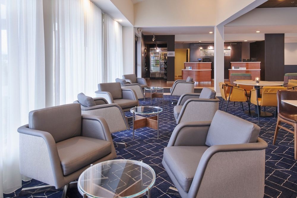 Courtyard by Marriott Detroit Livonia 2