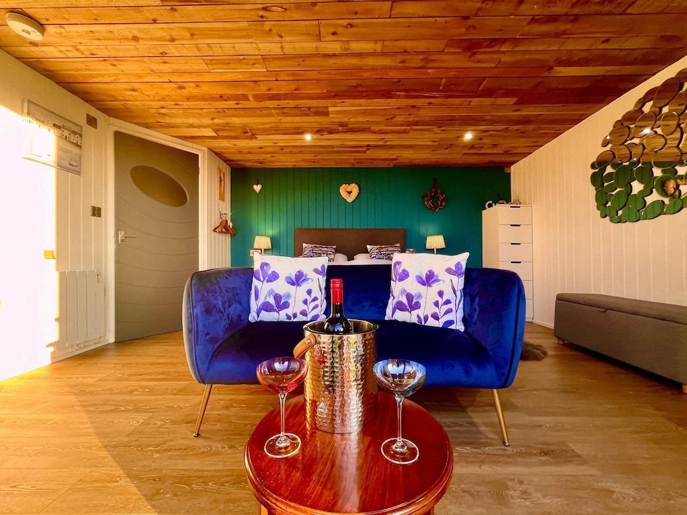 The Pod & Cwtch luxury accommodation 1