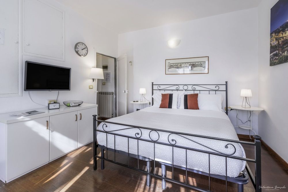 Wine Apartments Florence Prugnolo 2
