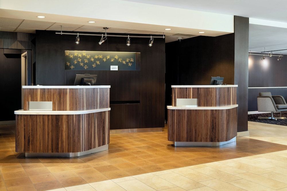 Courtyard by Marriott Bakersfield 2