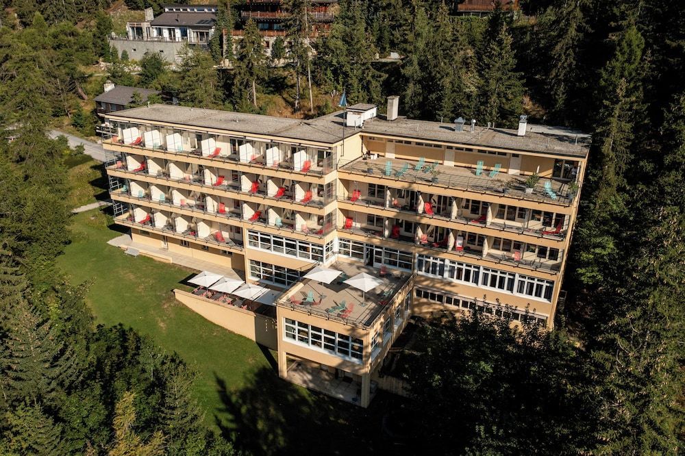 Crans-Montana Youth Hostel 1