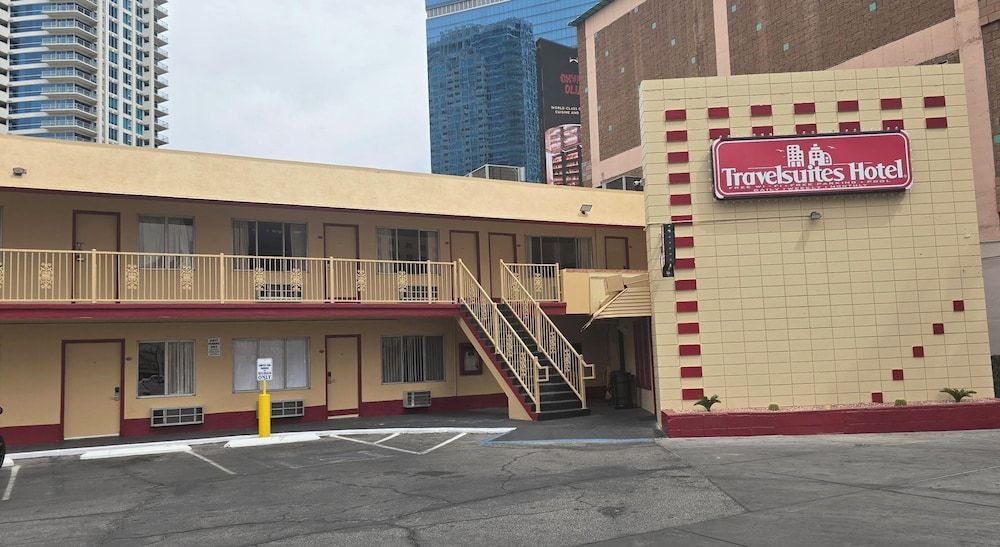 Travelsuites Hotel 1