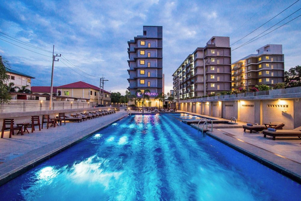 Paris - Jomtien Beach - Carunda Hotel Pattaya - Jomtien Beach
