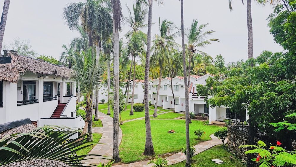 Milele Beach Hotel 1