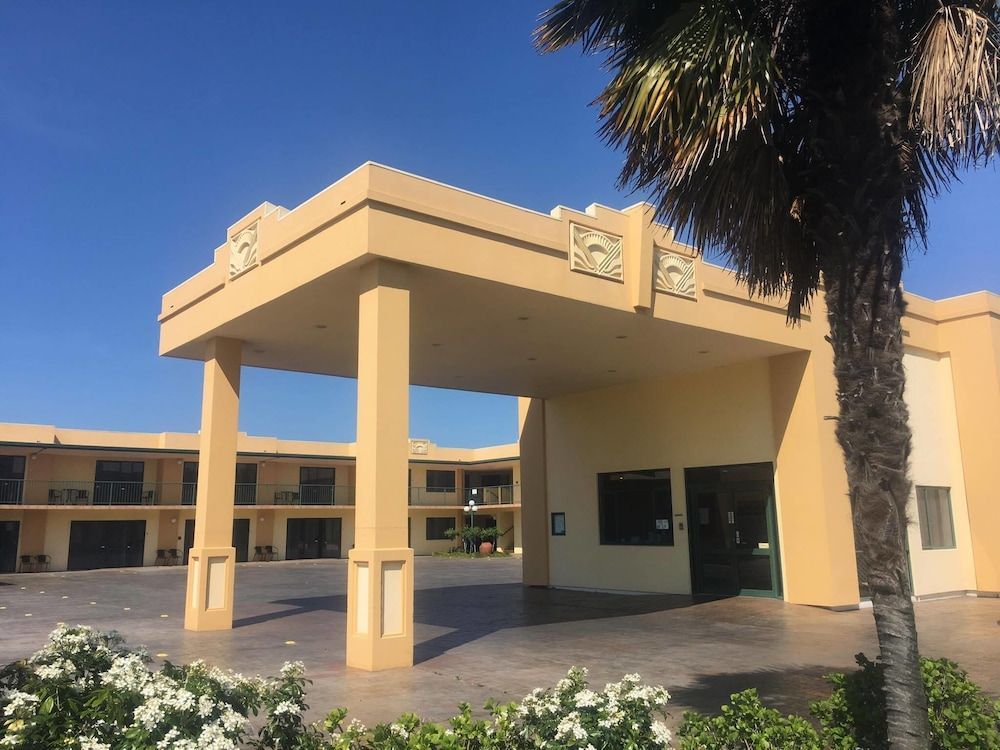 Deco City Motor Lodge 1