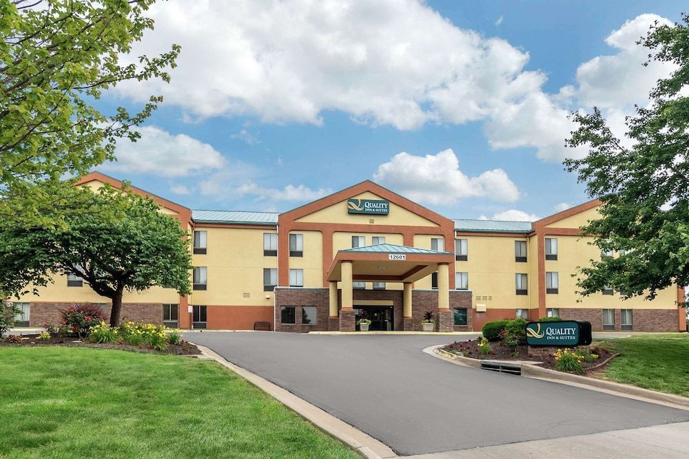 Quality Inn & Suites Lenexa Kansas City 1