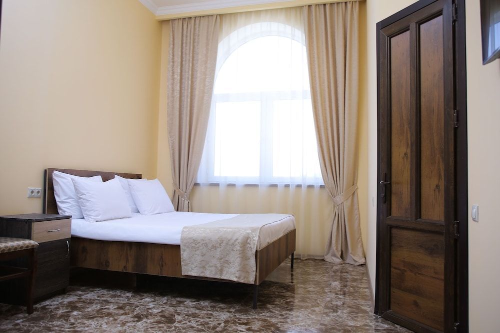 Red Hotel Yerevan Center 1