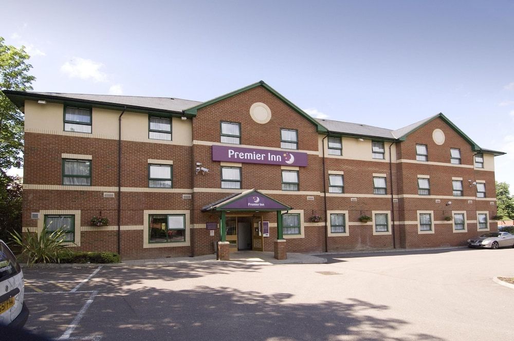 Premier Inn Watford North 1