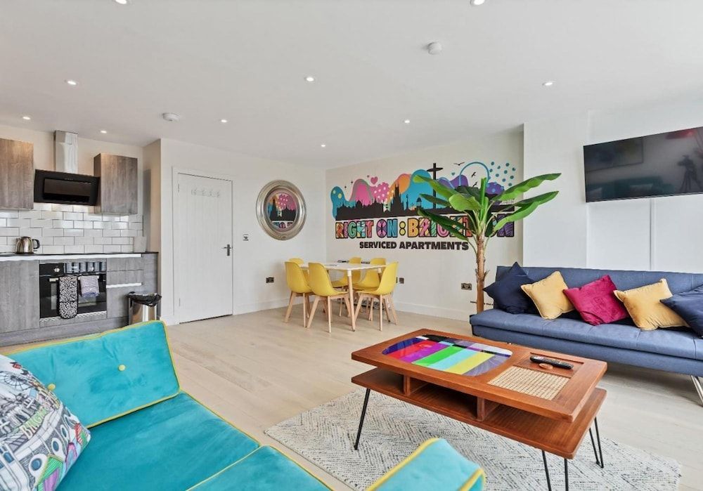 Right On Bright On Apartment 1E - City Centre Luxury Apartments 1