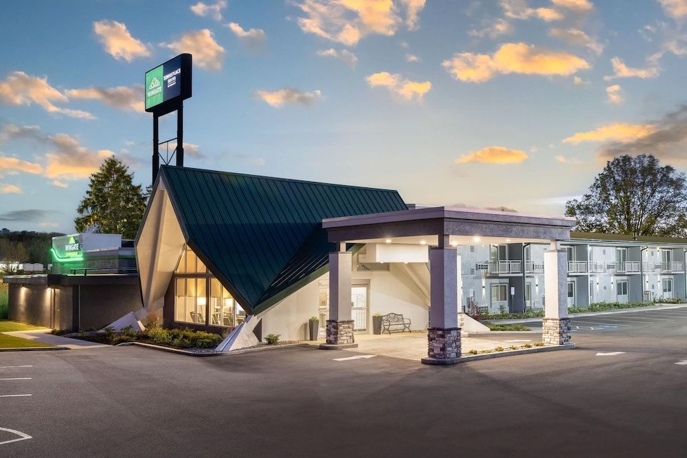 Wingate by Wyndham Geneva at SPIRE Academy 1