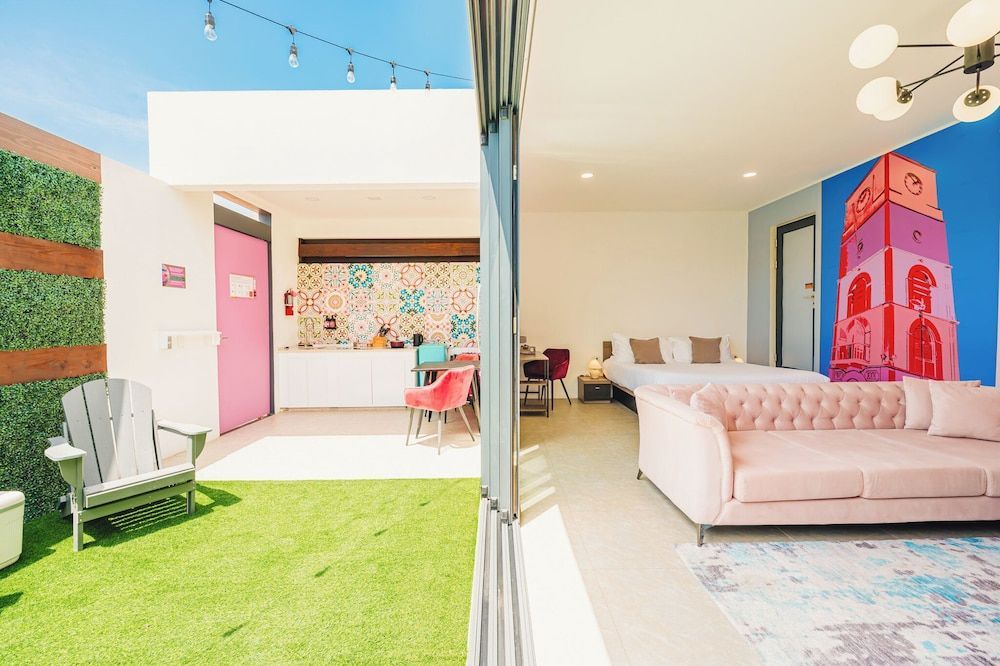 Privada Stays - Private Pools & Colorful-Chic Boutique Hotel 2